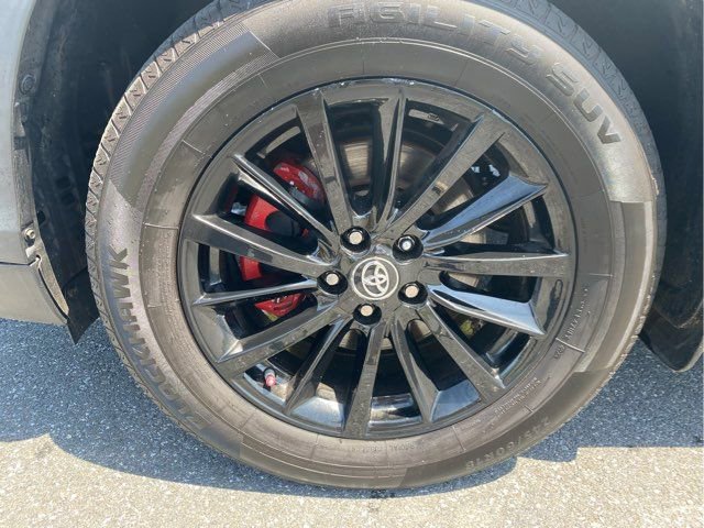 Used 2019 Toyota Highlander XLE image 5