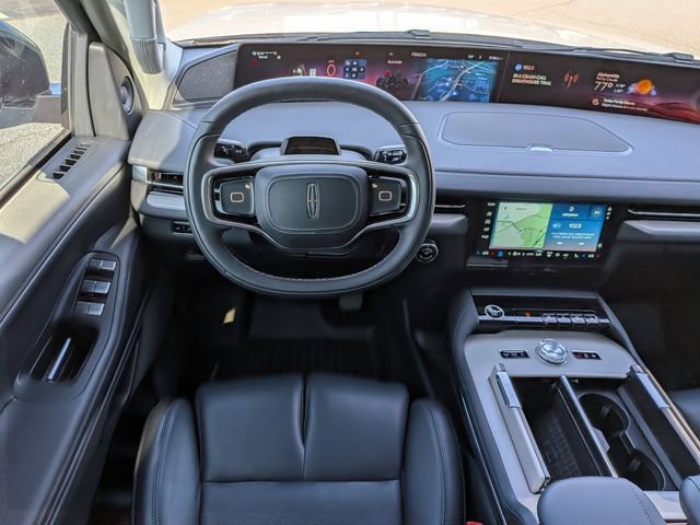 New 2025 Lincoln Navigator Reserve image 15