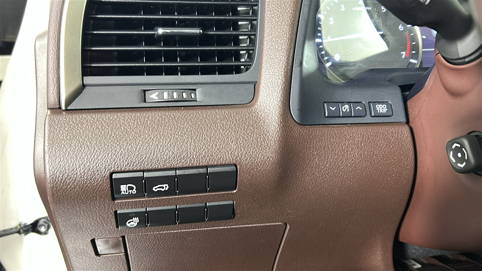 Used 2018 Lexus RX 350 AWD w/ Premium Package image 18