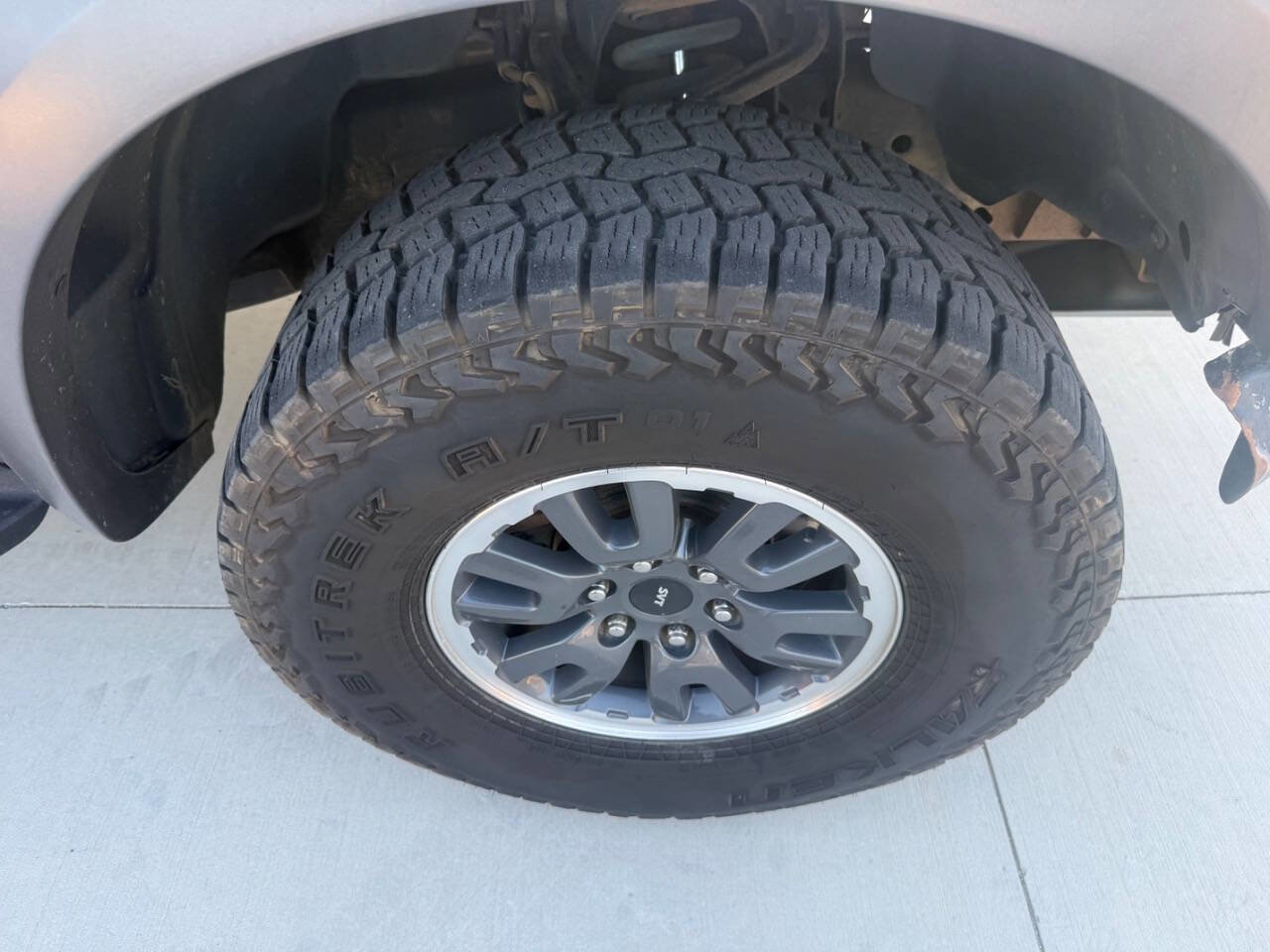 Used 2011 Ford F150 Raptor w/ Raptor Luxury Pkg image 33