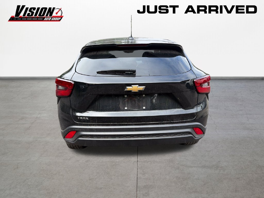 Used 2024 Chevrolet Trax LS w/ LS Convenience Package FWD image 6