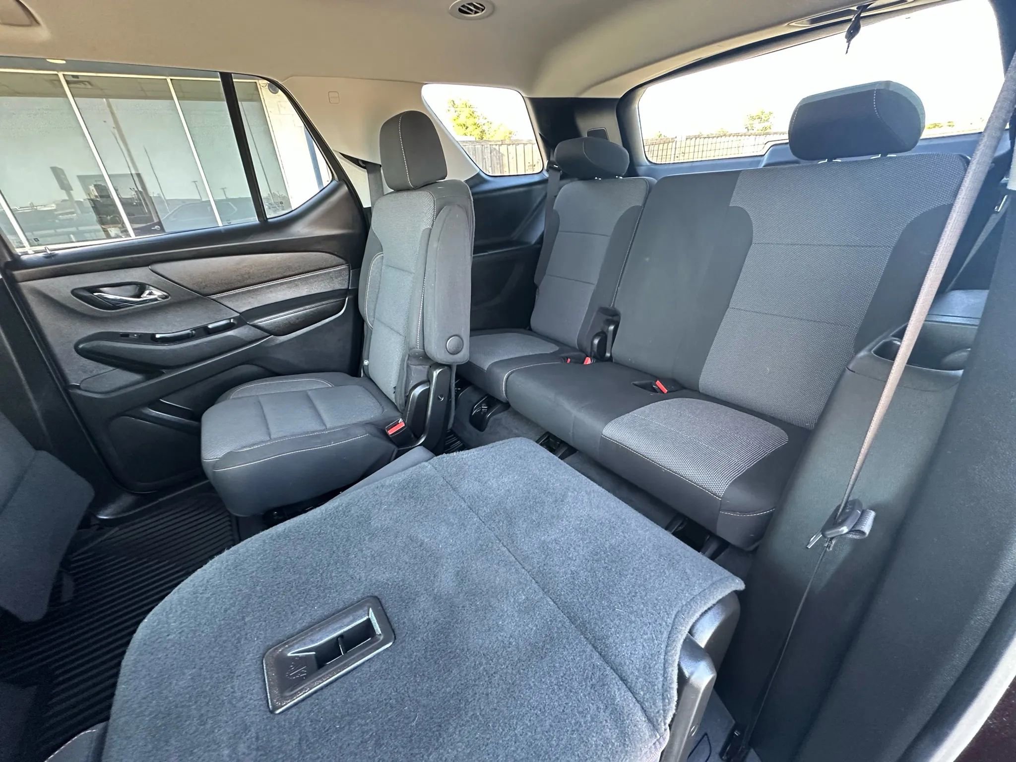 Used 2020 Chevrolet Traverse LT FWD image 15