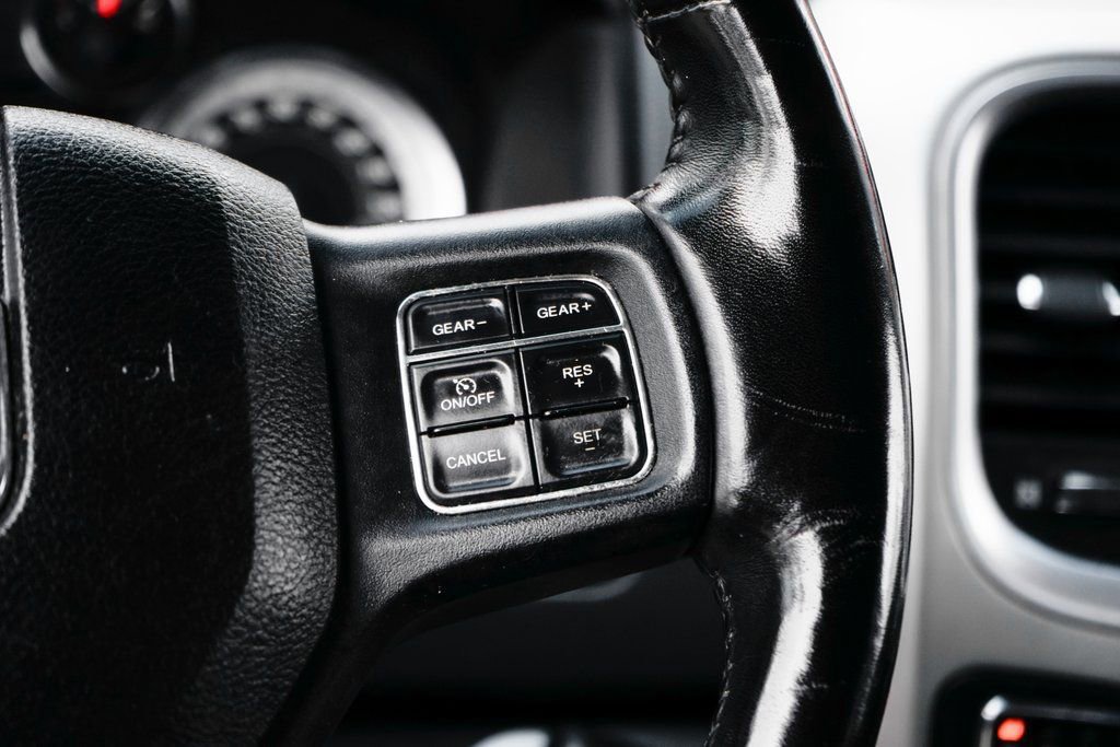 Used 2020 RAM 1500 Classic SLT w/ Luxury Group image 21