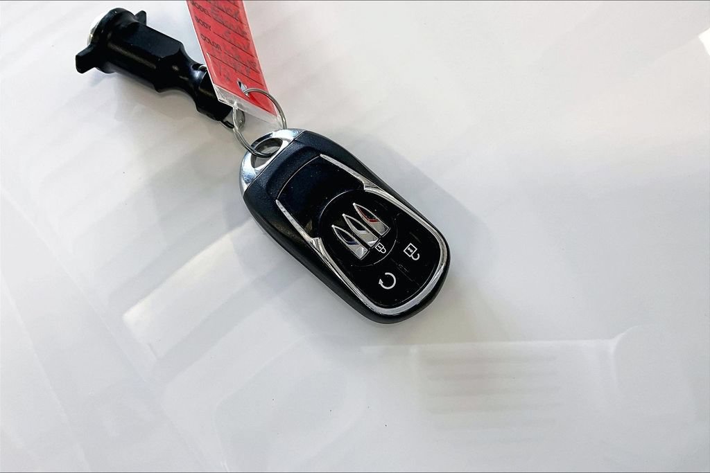 Used 2025 Buick Encore GX Sport Touring FWD image 11