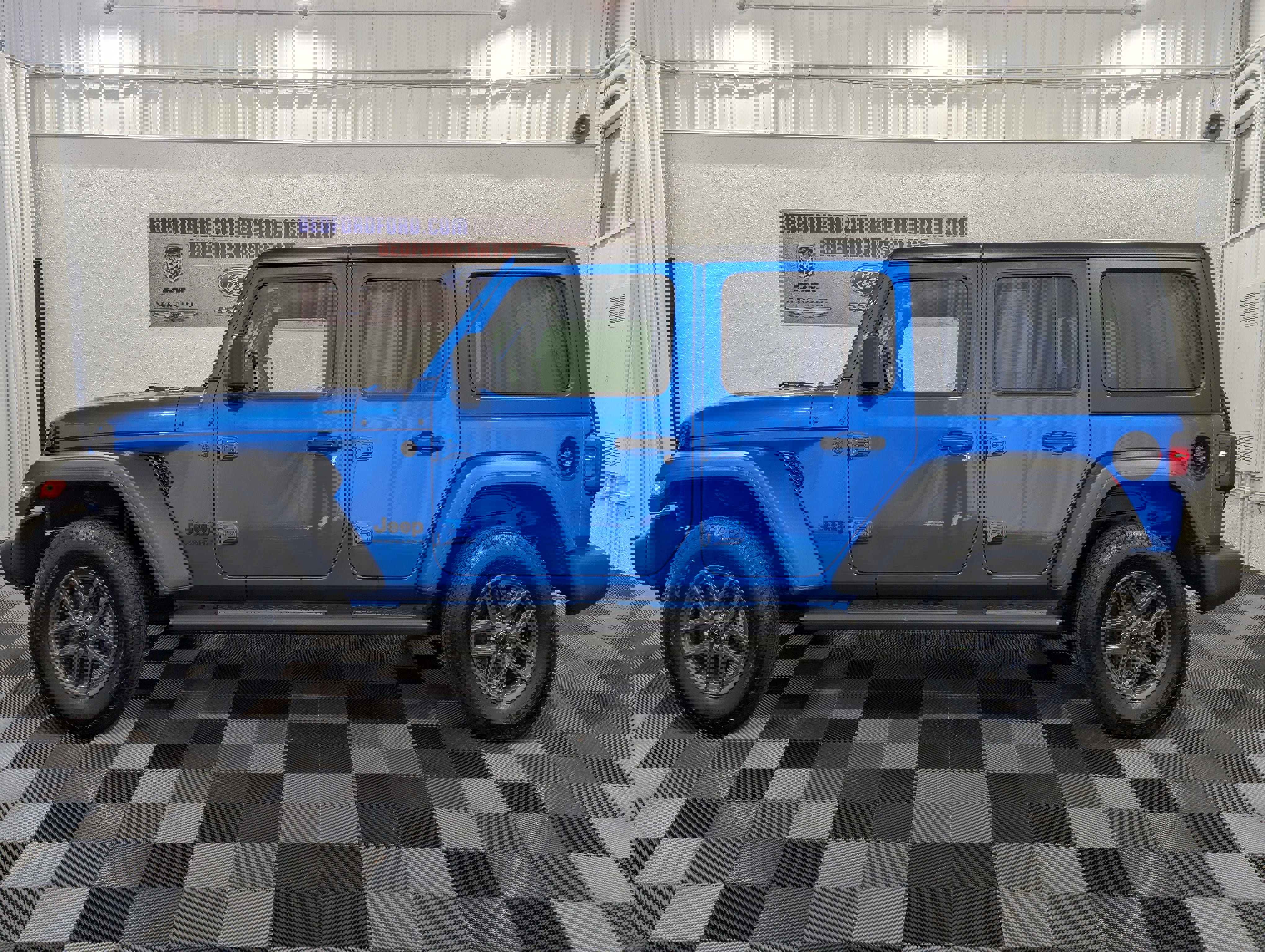 Used 2025 Jeep Wrangler Unlimited Sport image 2