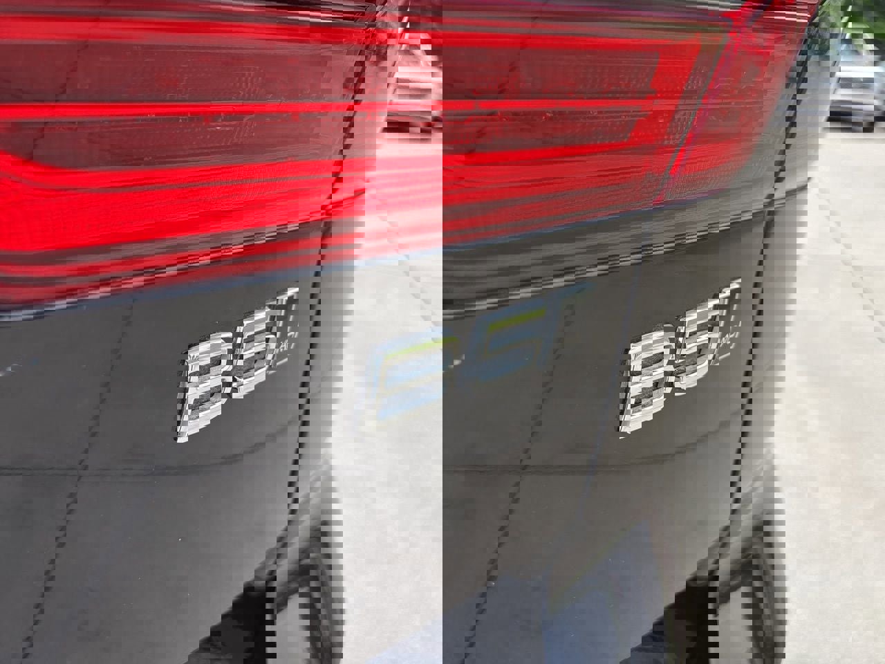 Used 2024 Volvo XC60 B5 Plus w/ Protection Package Premier AWD/4WD image 9