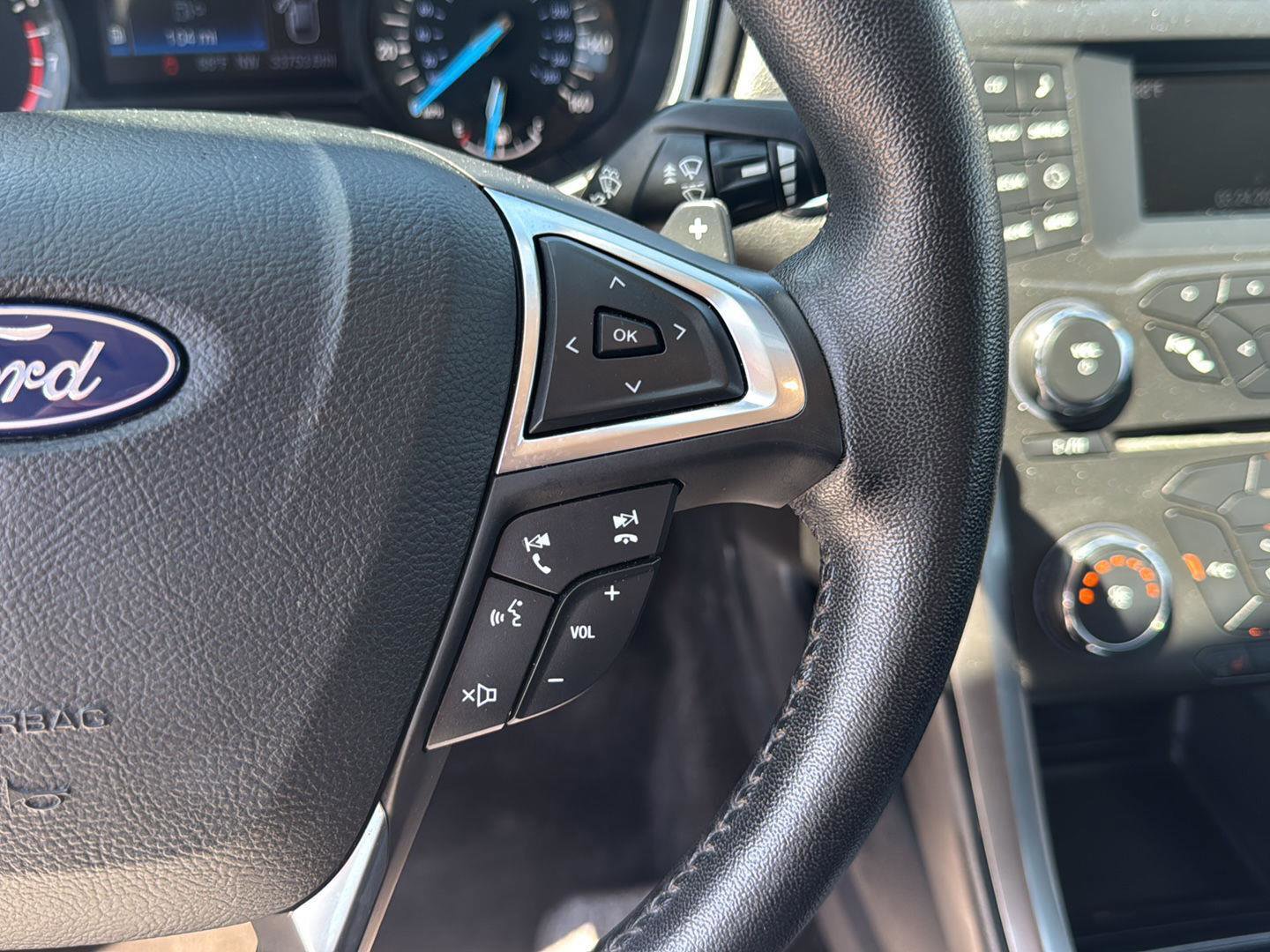 Used 2018 Ford Fusion SE image 20