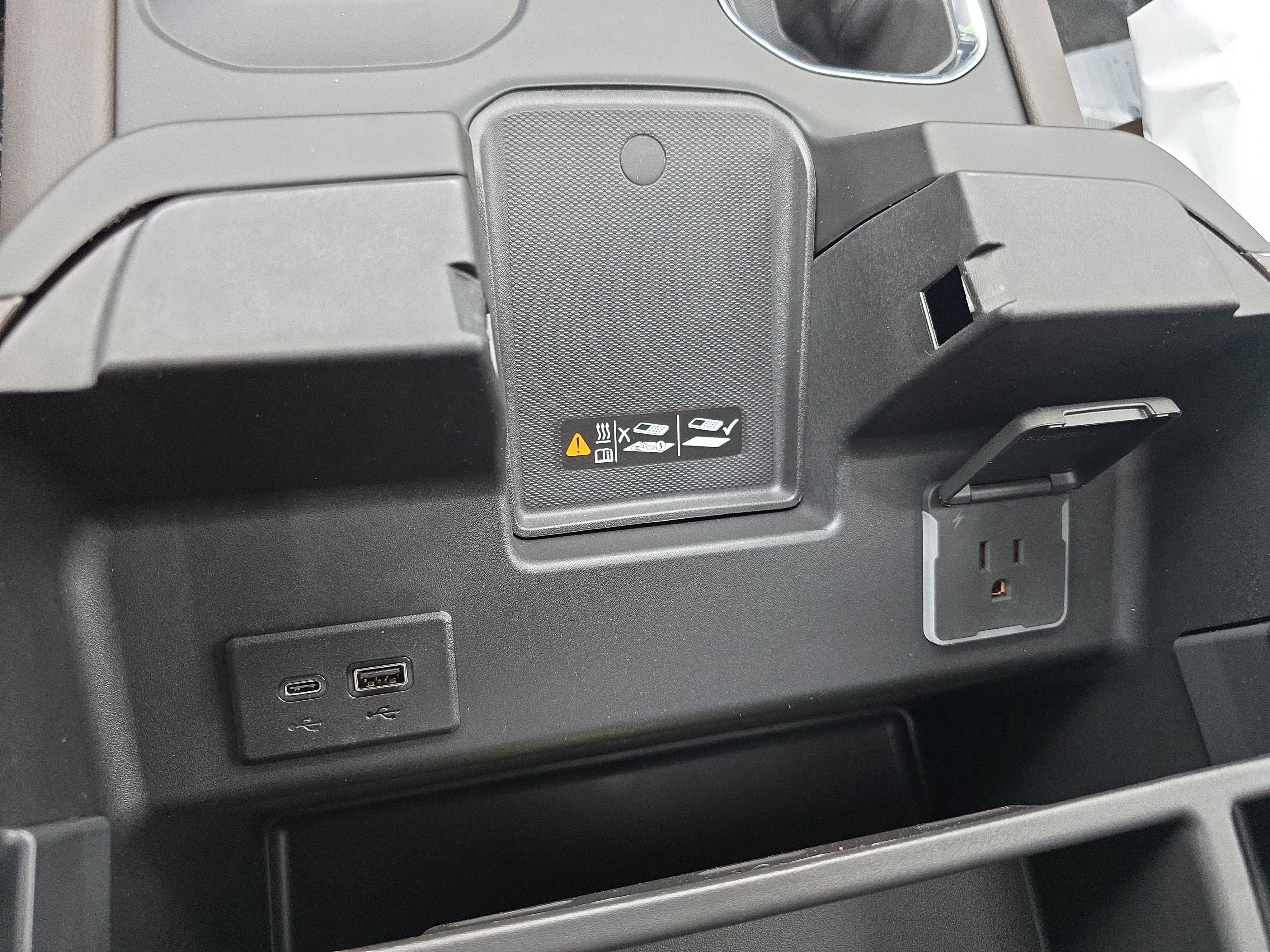 New 2026 GMC Sierra 3500 Denali w/ Denali Reserve Package image 37