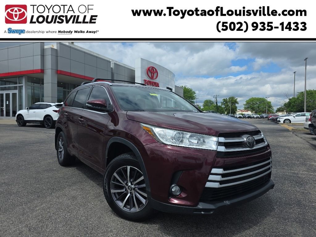 Used 2017 Toyota Highlander SE AWD/4WD image 1