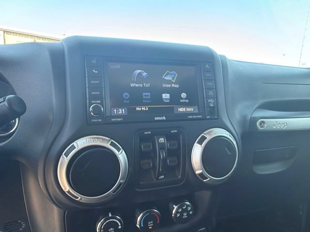 Used 2018 Jeep Wrangler Unlimited Sahara AWD/4WD image 28