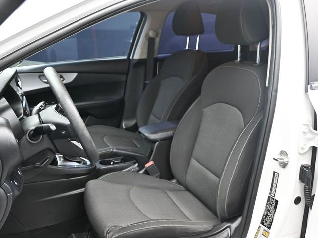 Used 2023 Kia Forte LXS image 9