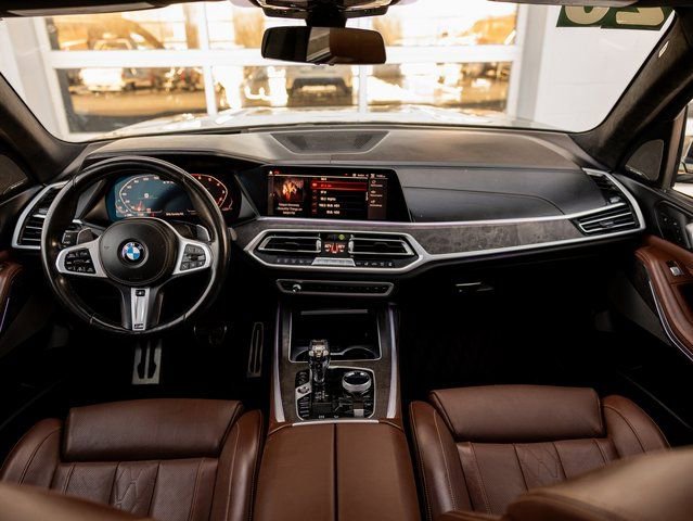 Used 2020 BMW X7 M50i image 22