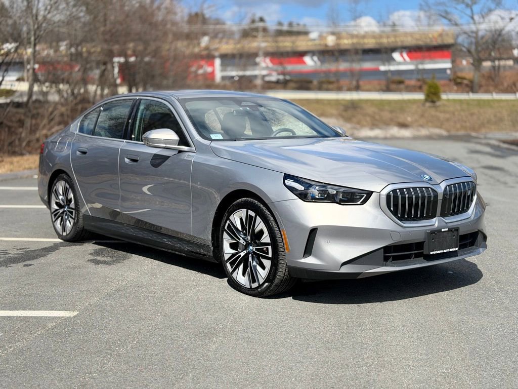 Certified 2025 BMW i5 xDrive40 w/ Premium Package image 8