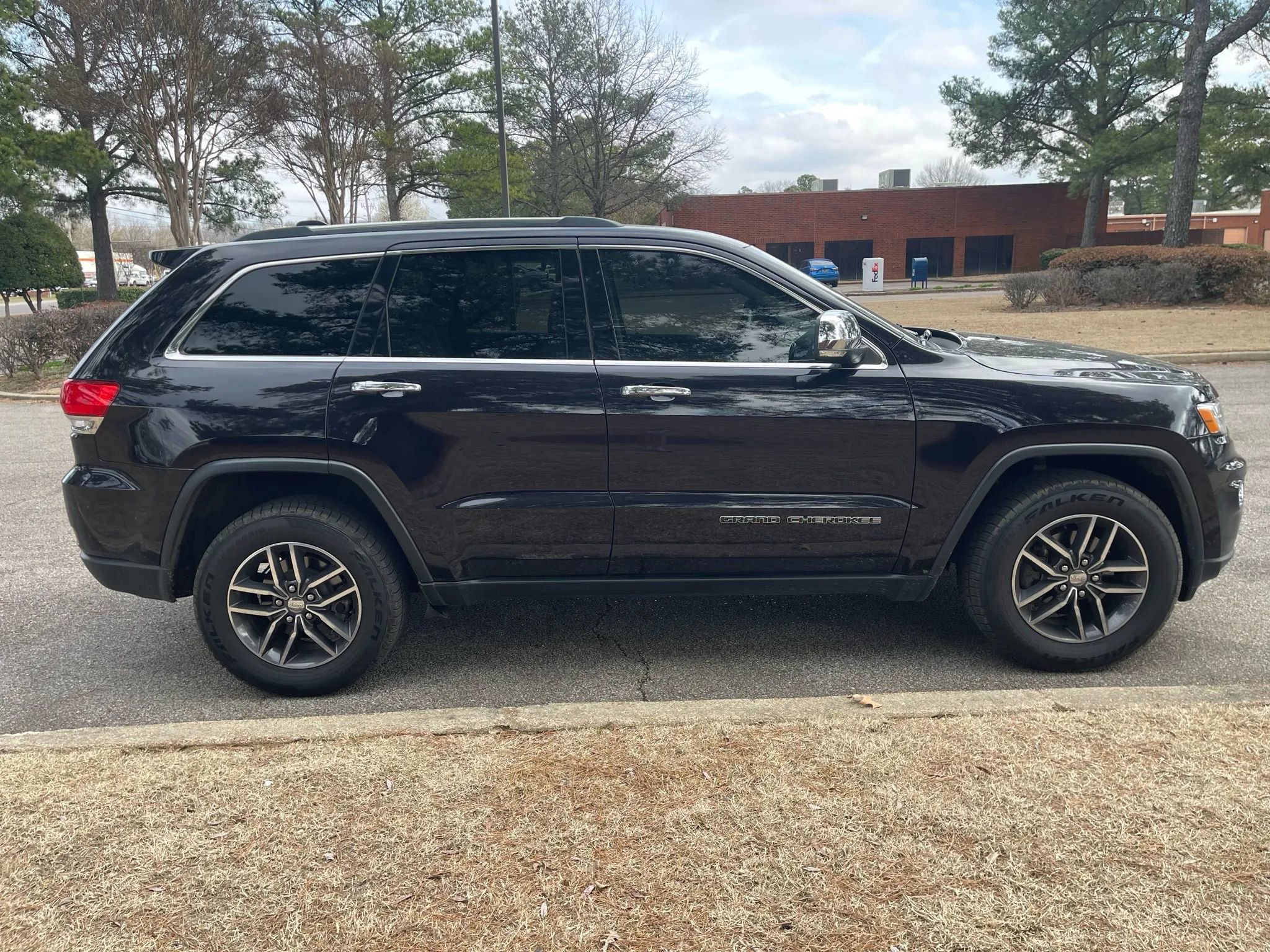 Used 2018 Jeep Grand Cherokee Limited image 6