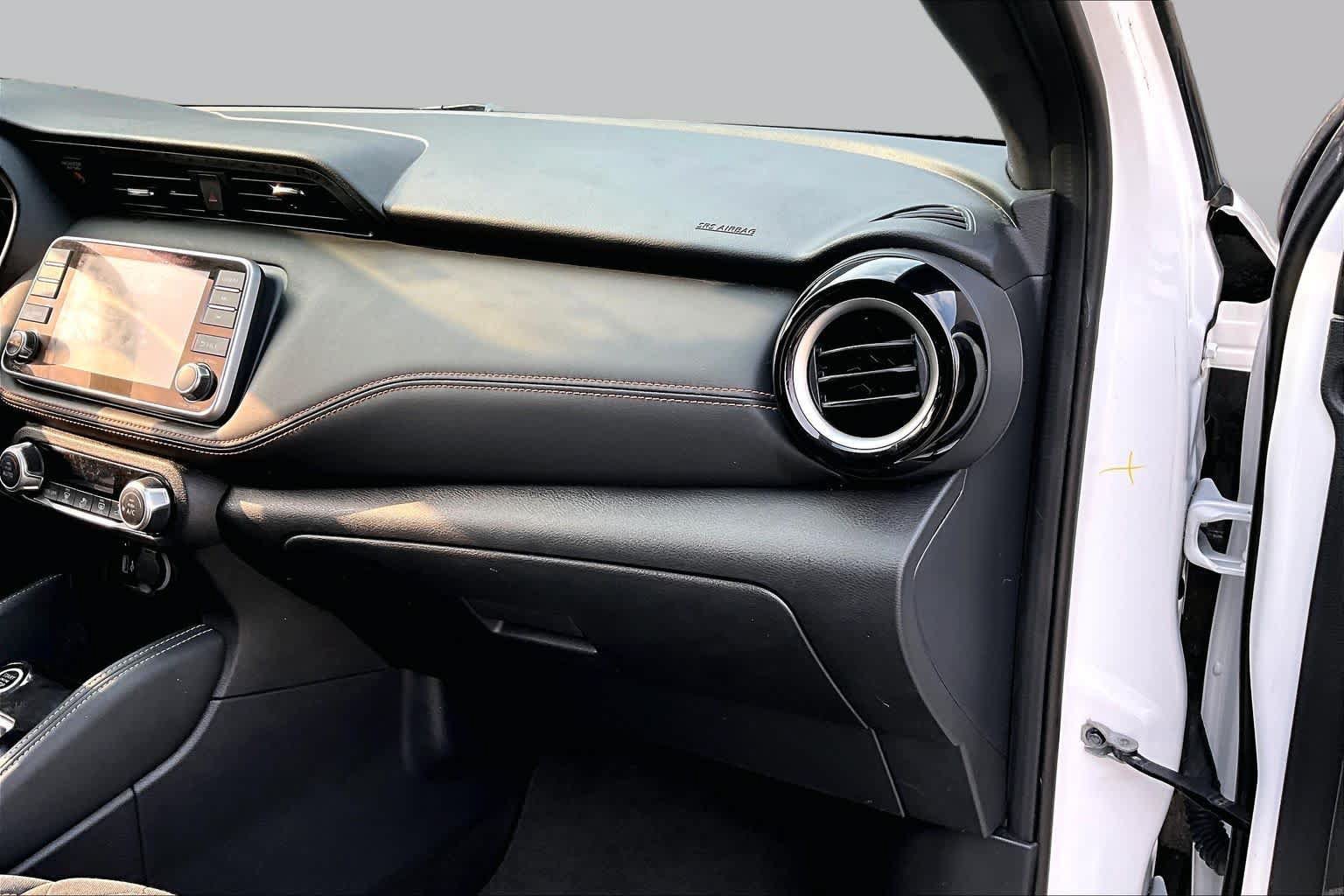 Certified 2020 Nissan Kicks SR FWD image 17