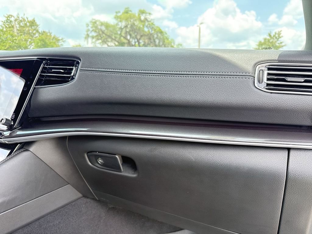 Used 2023 Jeep Wagoneer 2WD w/ Premium Group I image 30