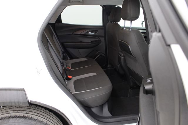 Used 2025 Chevrolet TrailBlazer LT w/ Driver Confidence Package image 45