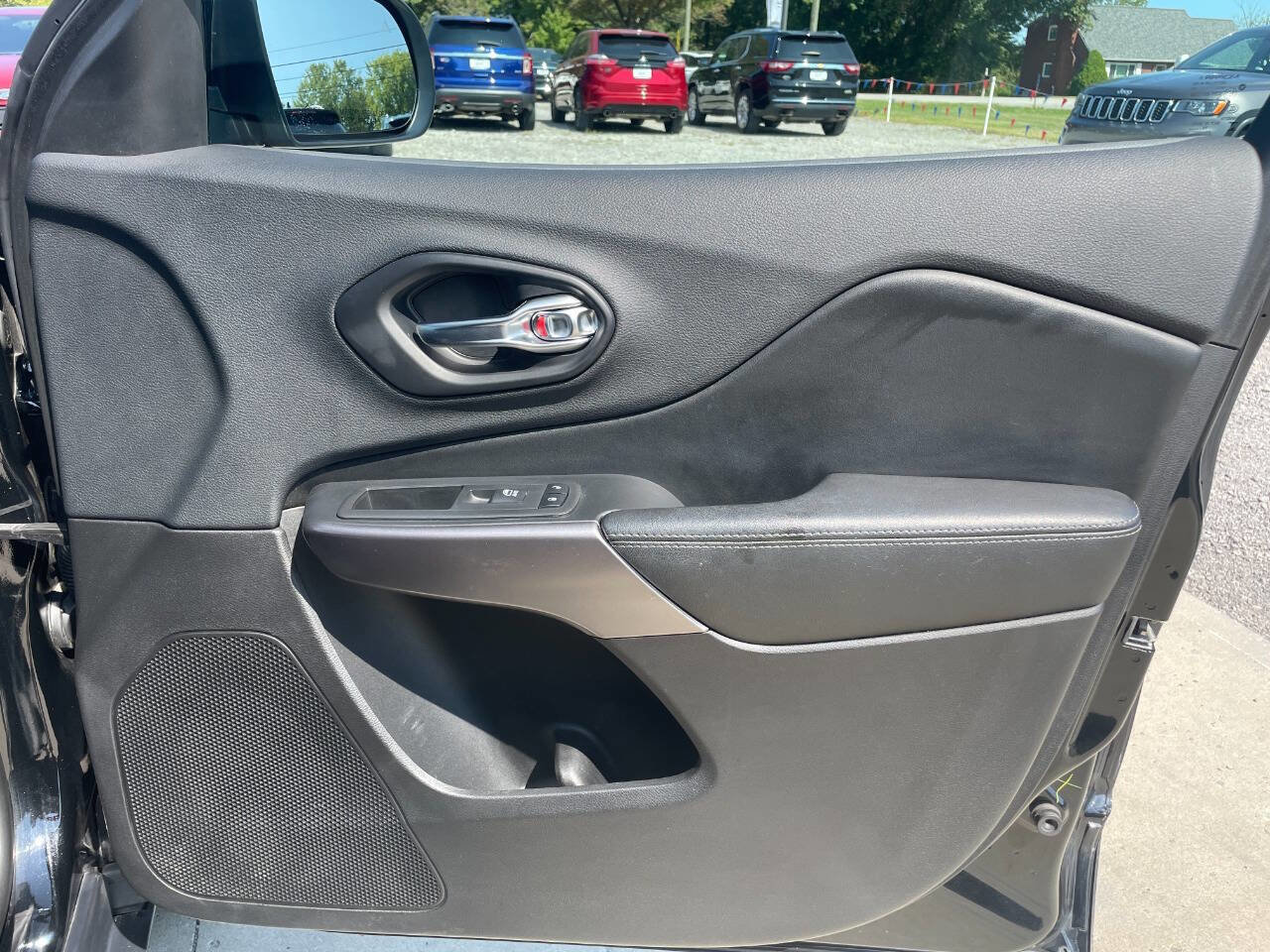 Used 2019 Jeep Cherokee Limited image 13
