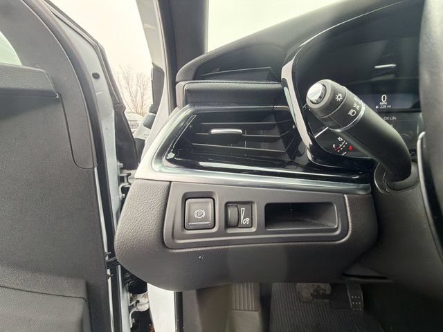 Certified 2025 Cadillac XT6 Luxury AWD/4WD image 18