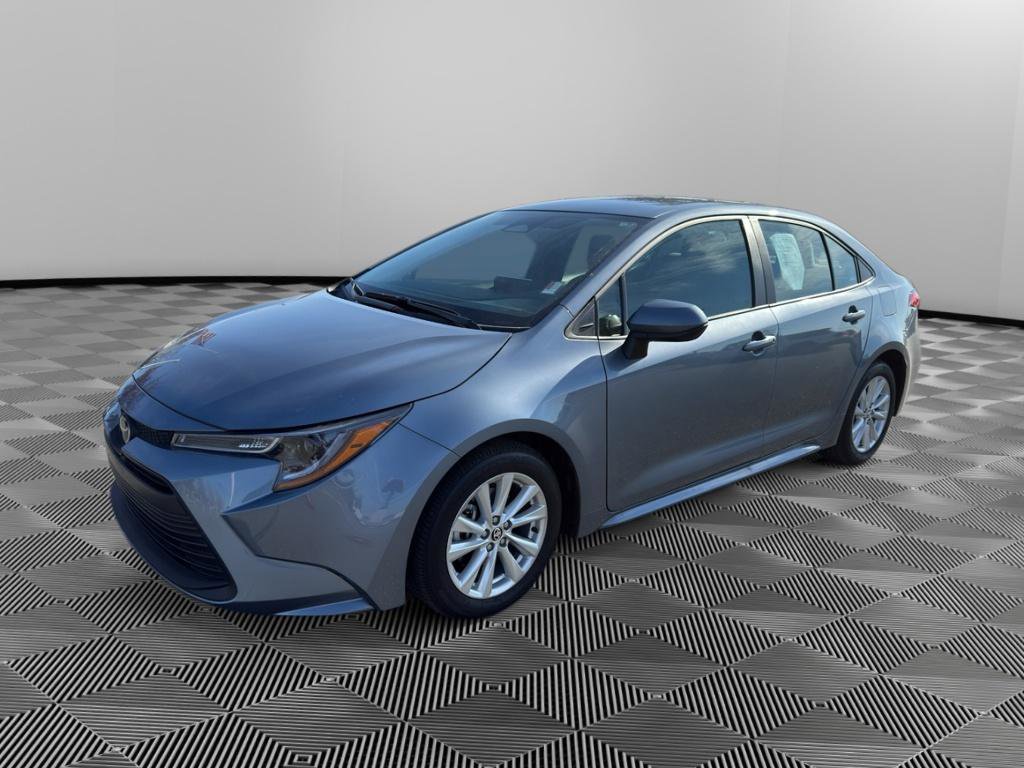 Used 2024 Toyota Corolla LE image 3