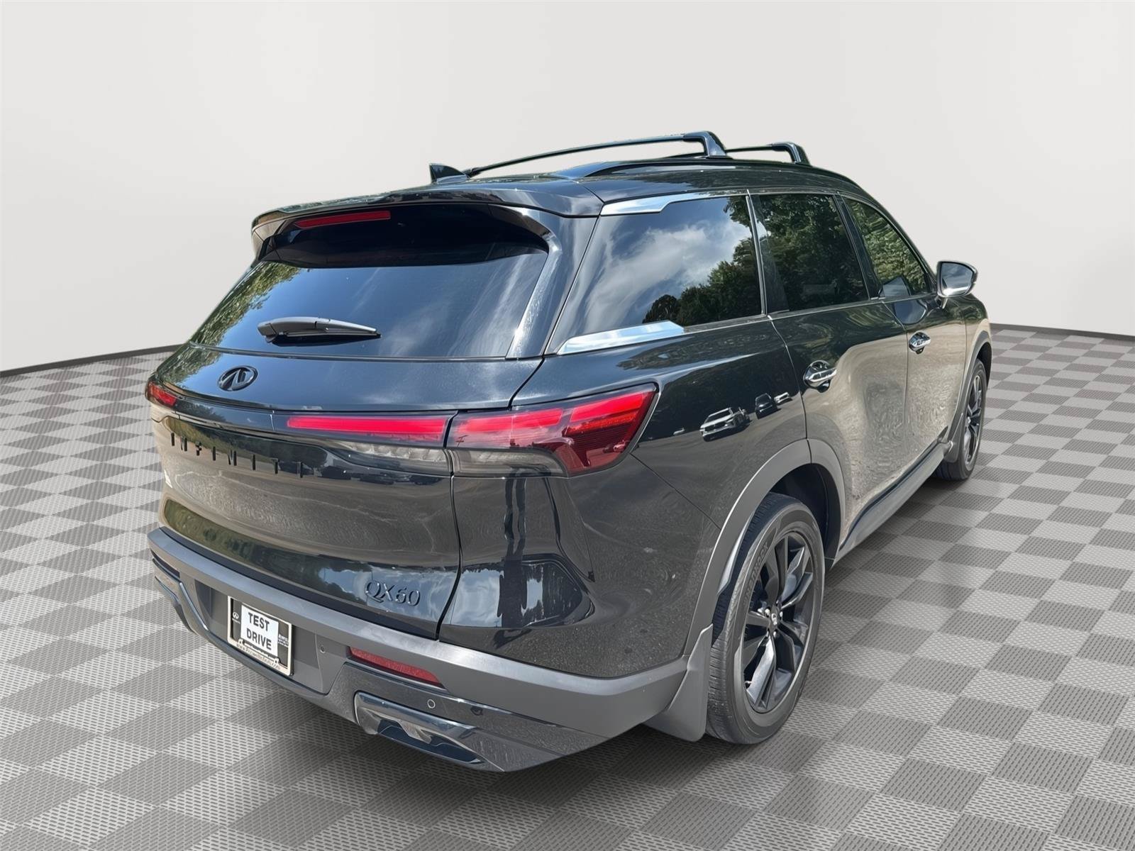Used 2025 INFINITI QX60 Luxe w/ Black Edition FWD image 6