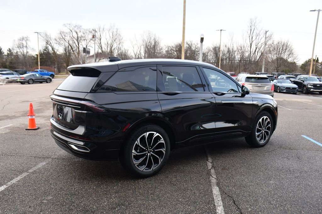 Used 2026 Lincoln Nautilus Reserve AWD/4WD image 7