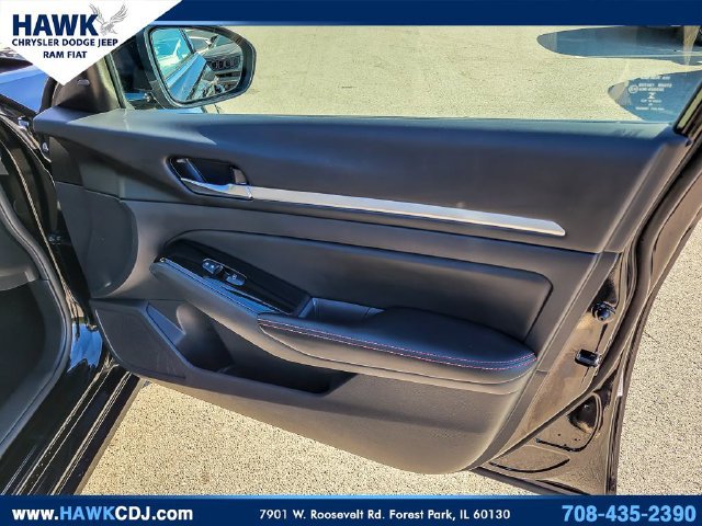 Used 2025 Nissan Altima 2.5 SR AWD/4WD image 29