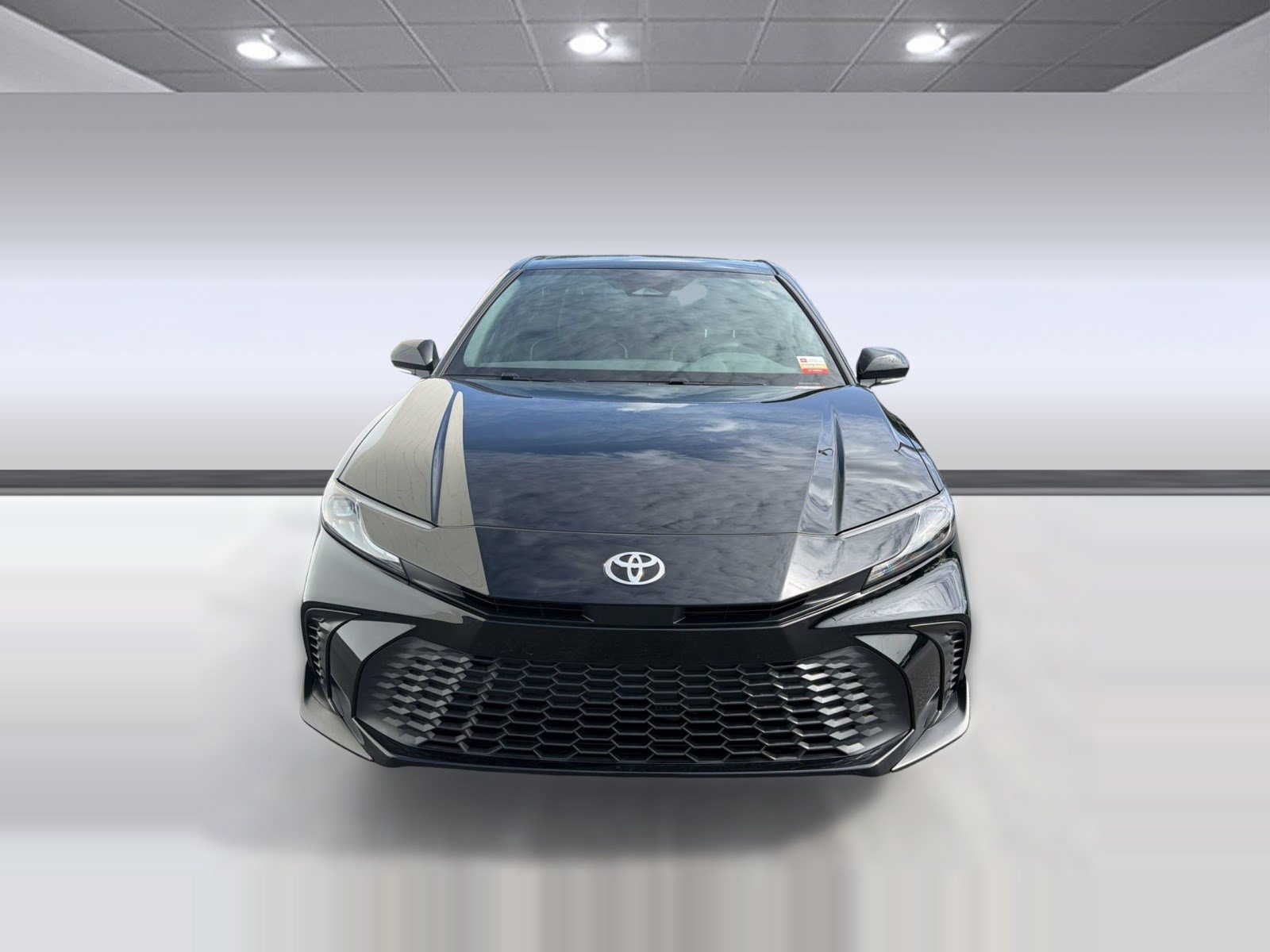 Used 2025 Toyota Camry SE FWD image 5