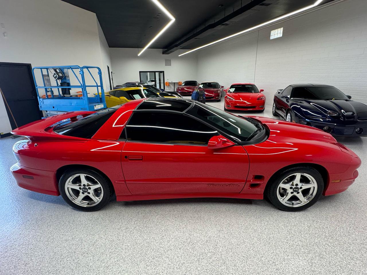 Used 1999 Pontiac Firebird Formula RWD image 19