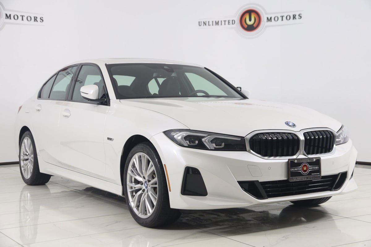 Used 2023 BMW 330e xDrive w/ Premium Package image 22