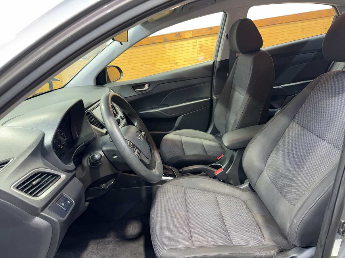 Used 2021 Hyundai Accent SEL w/ Cargo Package FWD image 17