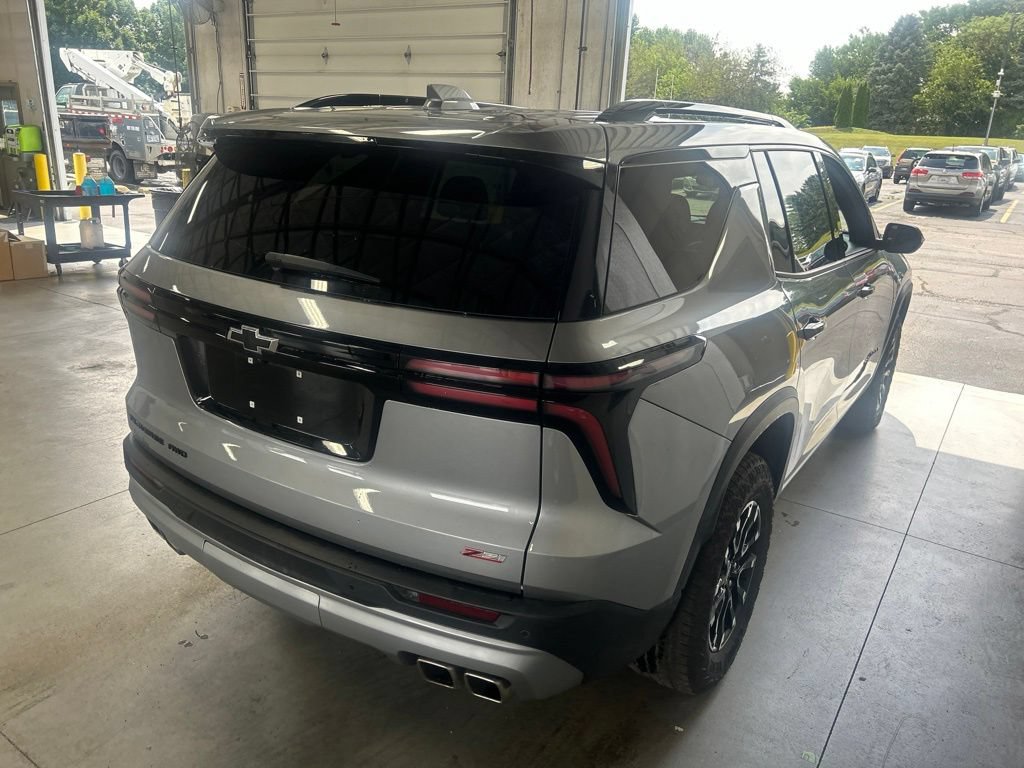Used 2025 Chevrolet Traverse Z71 AWD/4WD image 8