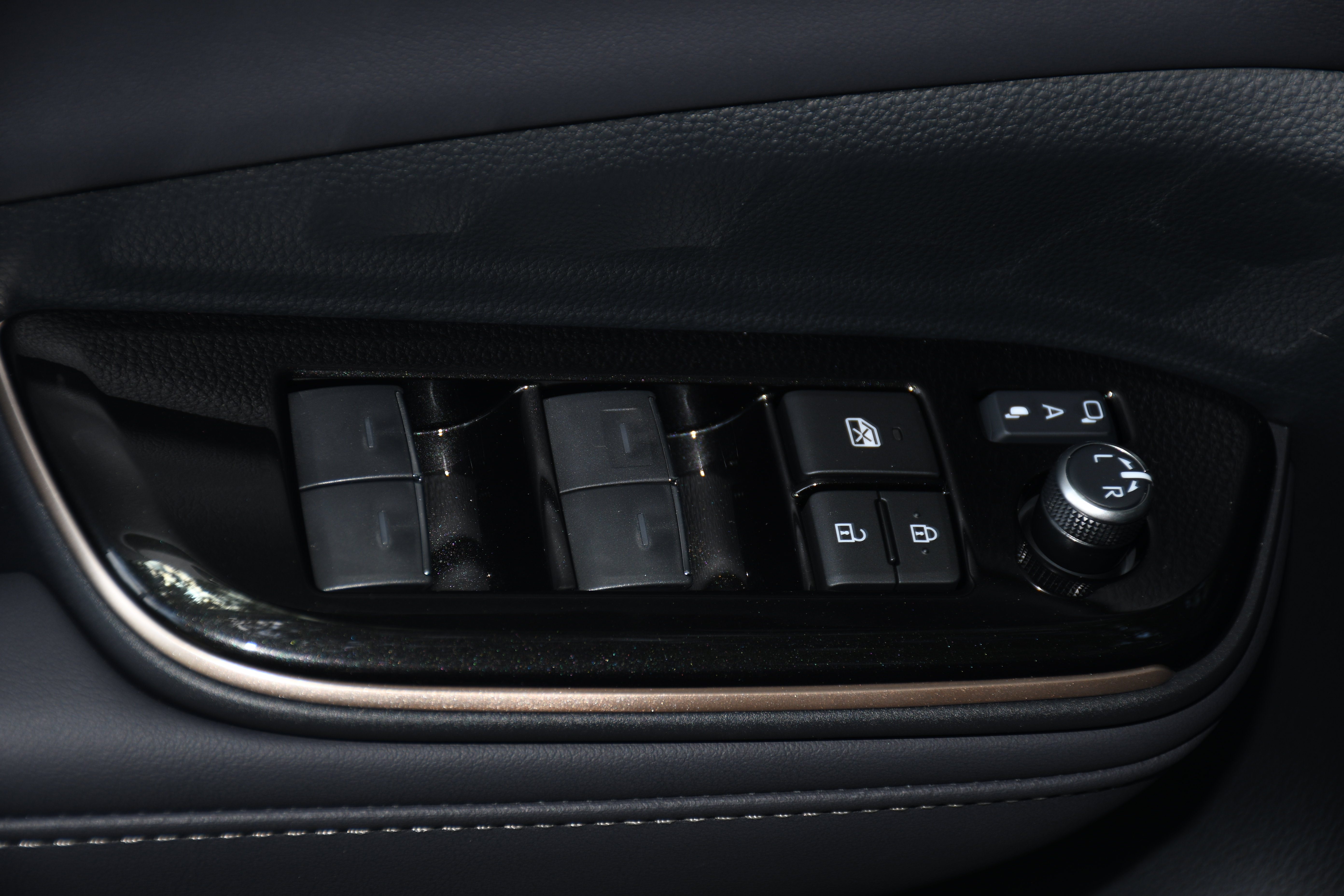 New 2026 Toyota Crown Platinum AWD/4WD image 6