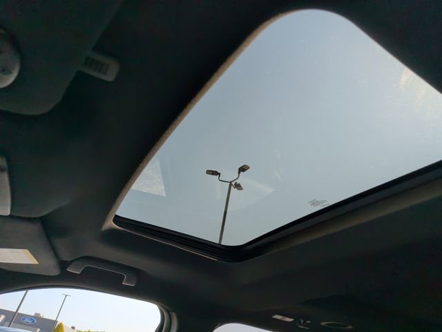 Used 2018 Ford Explorer Platinum AWD/4WD image 32