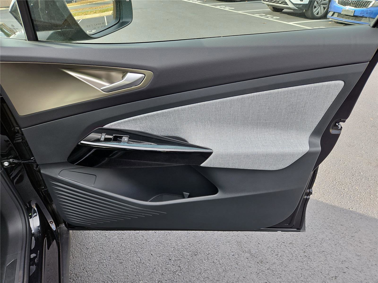 New 2025 Volkswagen ID.4 Pro image 26