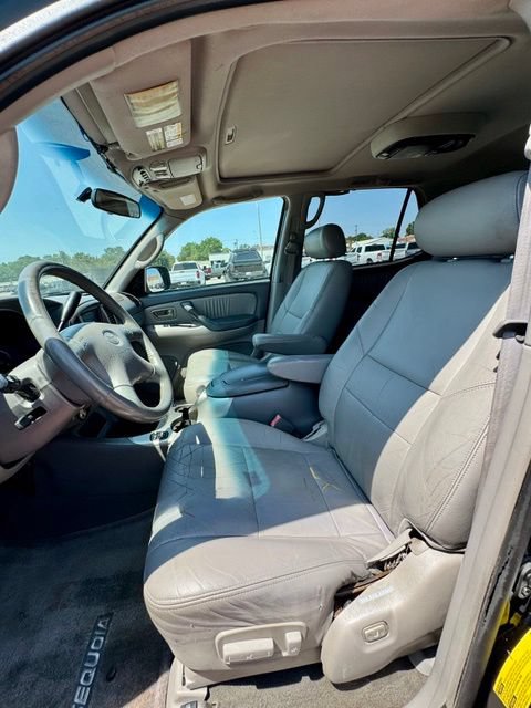 Used 2001 Toyota Sequoia Limited AWD/4WD image 8