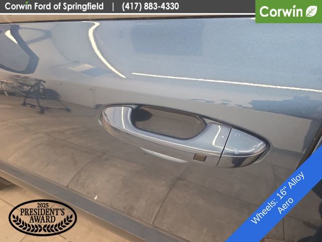 Used 2023 Kia Niro EX w/ EX Cold Weather Package FWD image 18