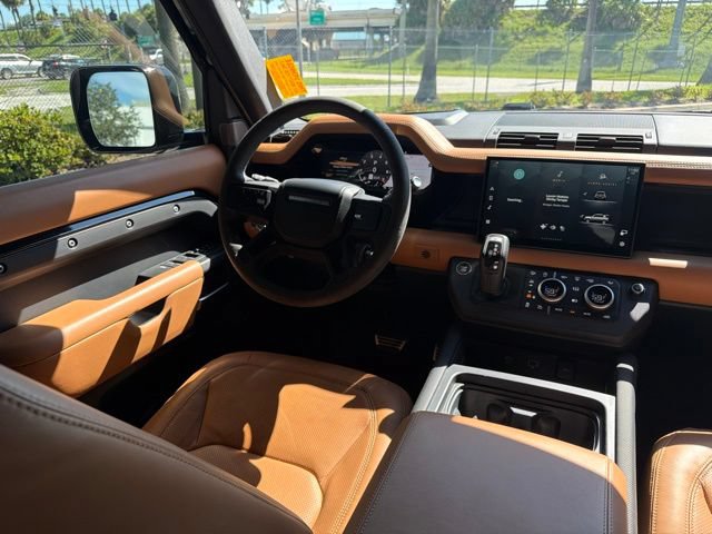 Used 2024 Land Rover Defender 110 V8 AWD/4WD image 9