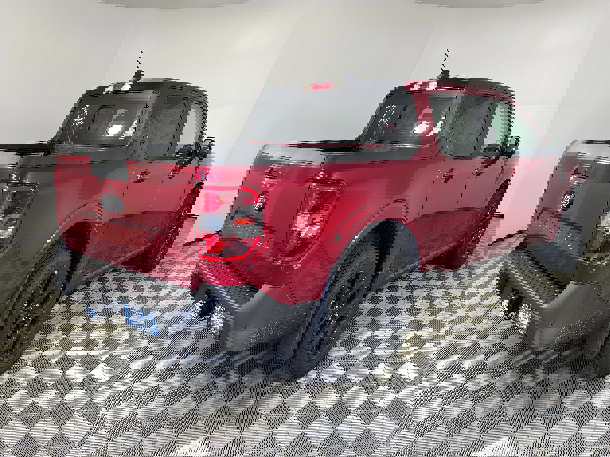 New 2025 Ford Maverick Lariat w/ Black Appearance Package image 6