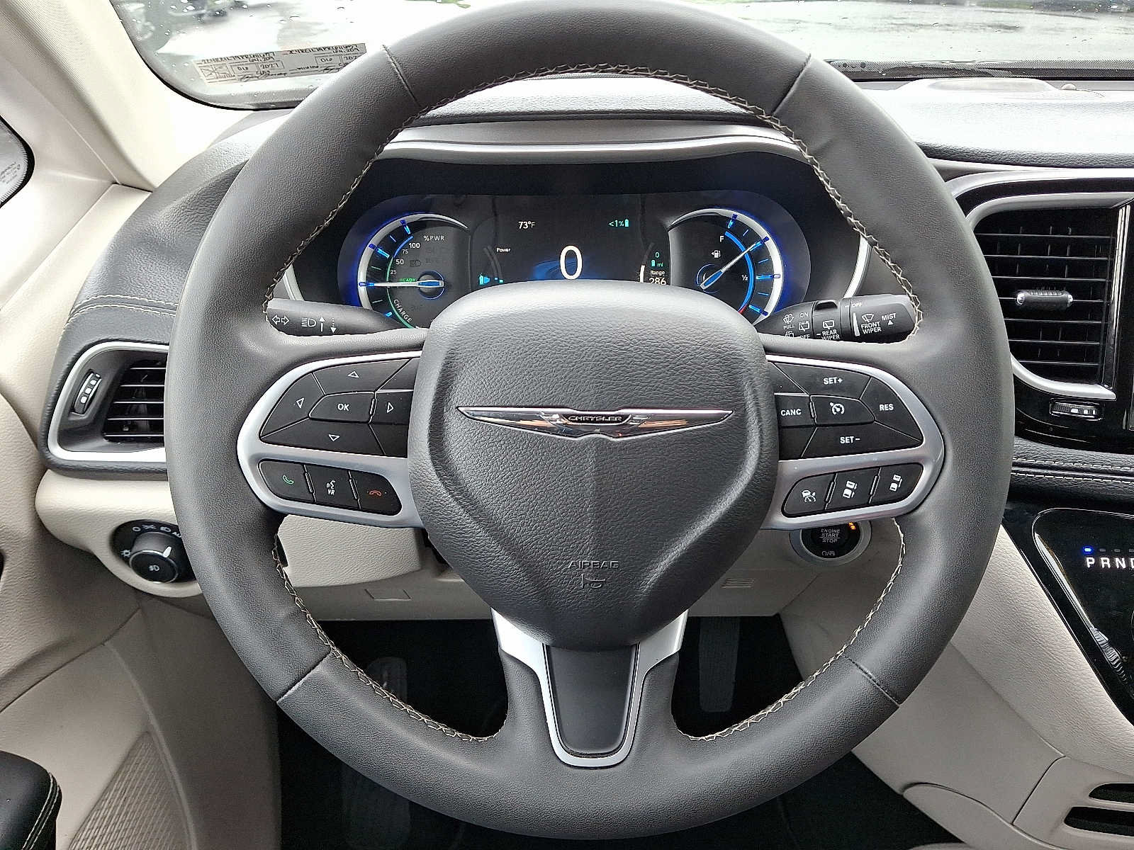 Used 2023 Chrysler Pacifica Touring-L FWD image 19