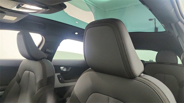 Used 2023 Polestar Polestar 2 w/ Pilot Pack image 31