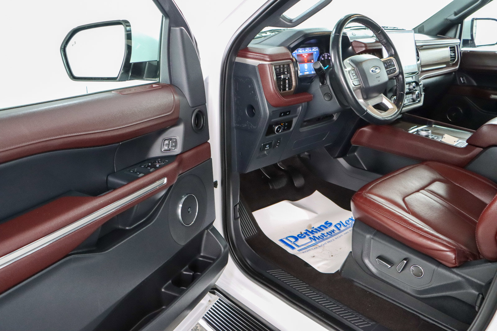 Used 2023 Ford Expedition Max Limited image 3