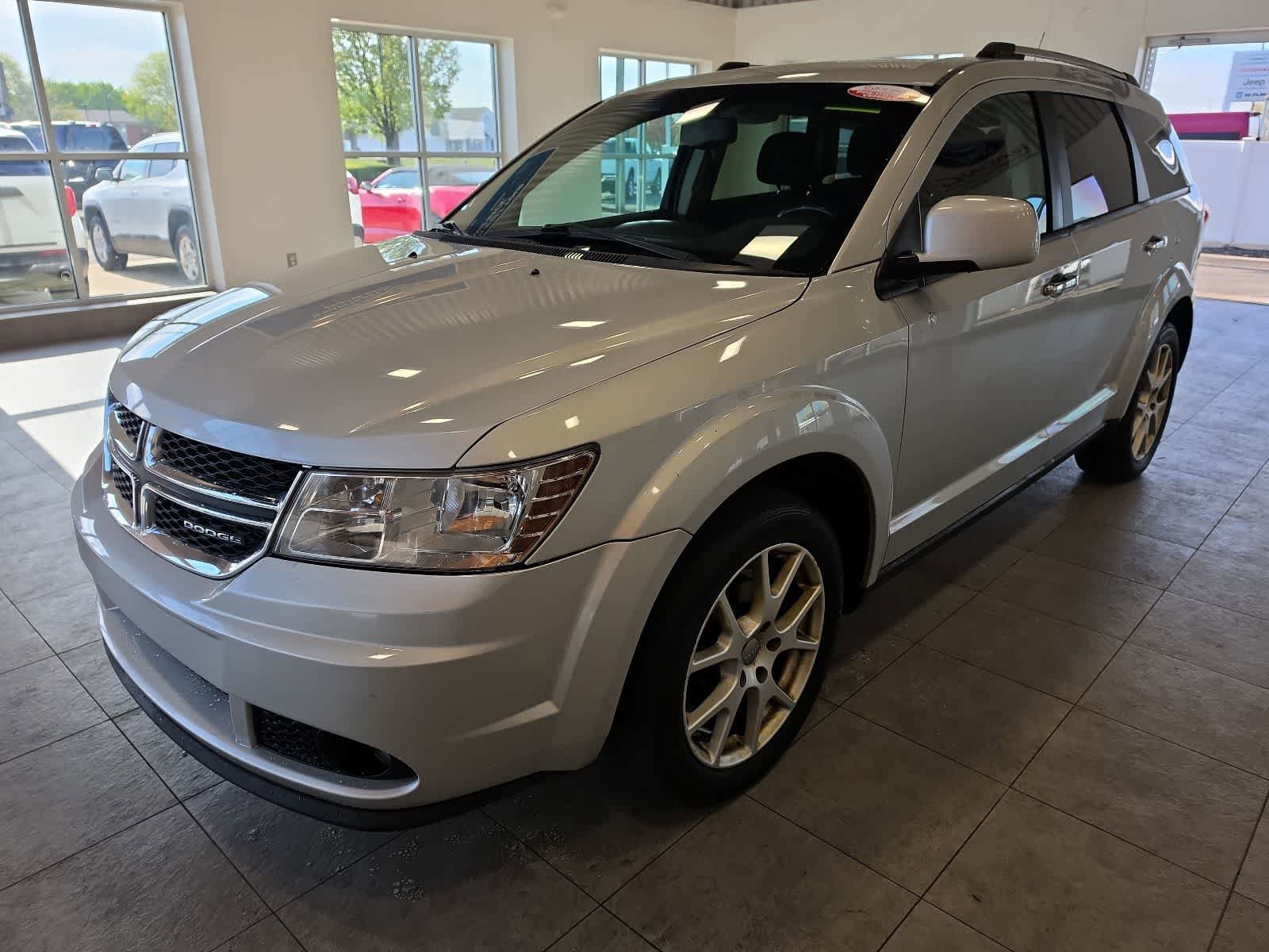 Used 2011 Dodge Journey Crew FWD image 1