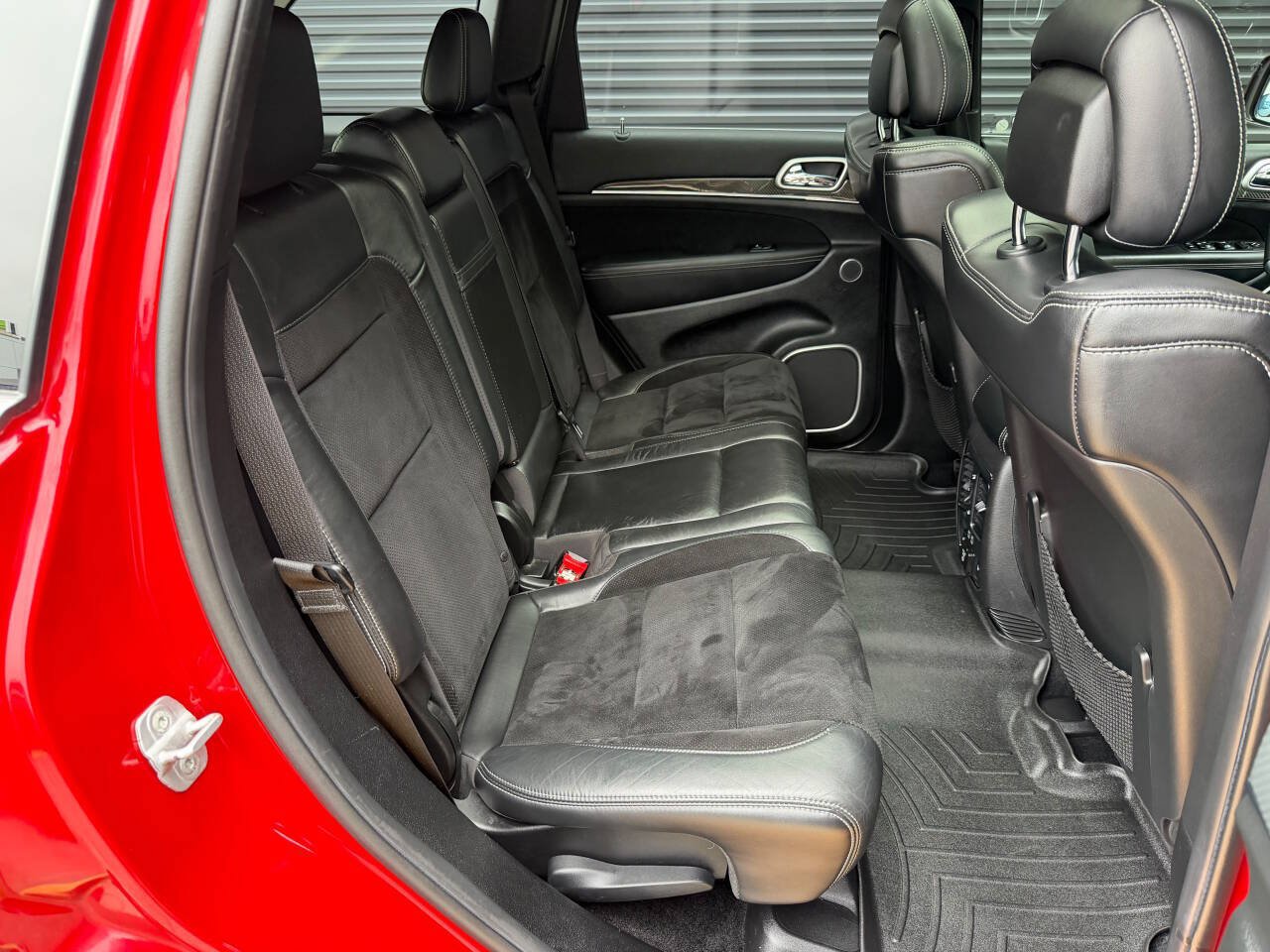 Used 2014 Jeep Grand Cherokee SRT8 w/ Luxury Group II AWD/4WD image 20