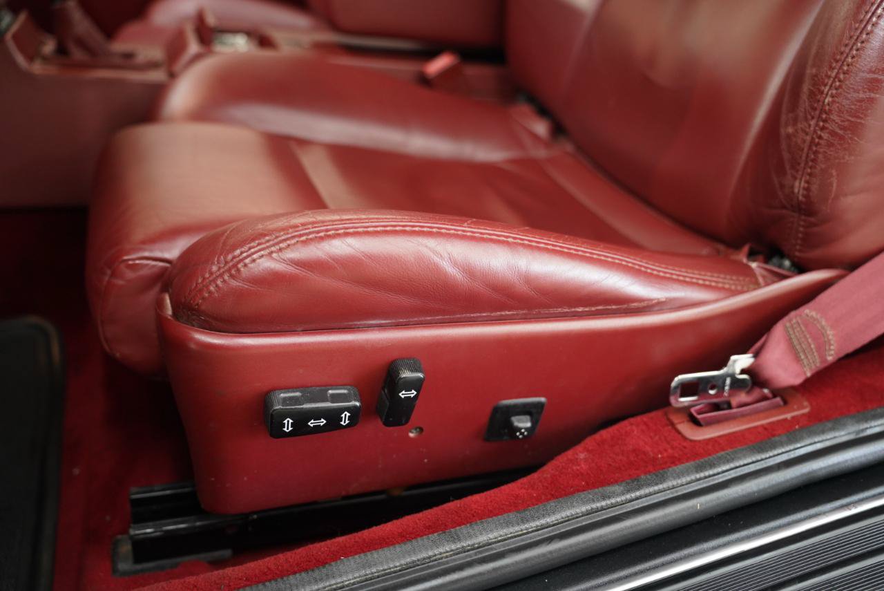 Used 1993 Cadillac Allante FWD image 24