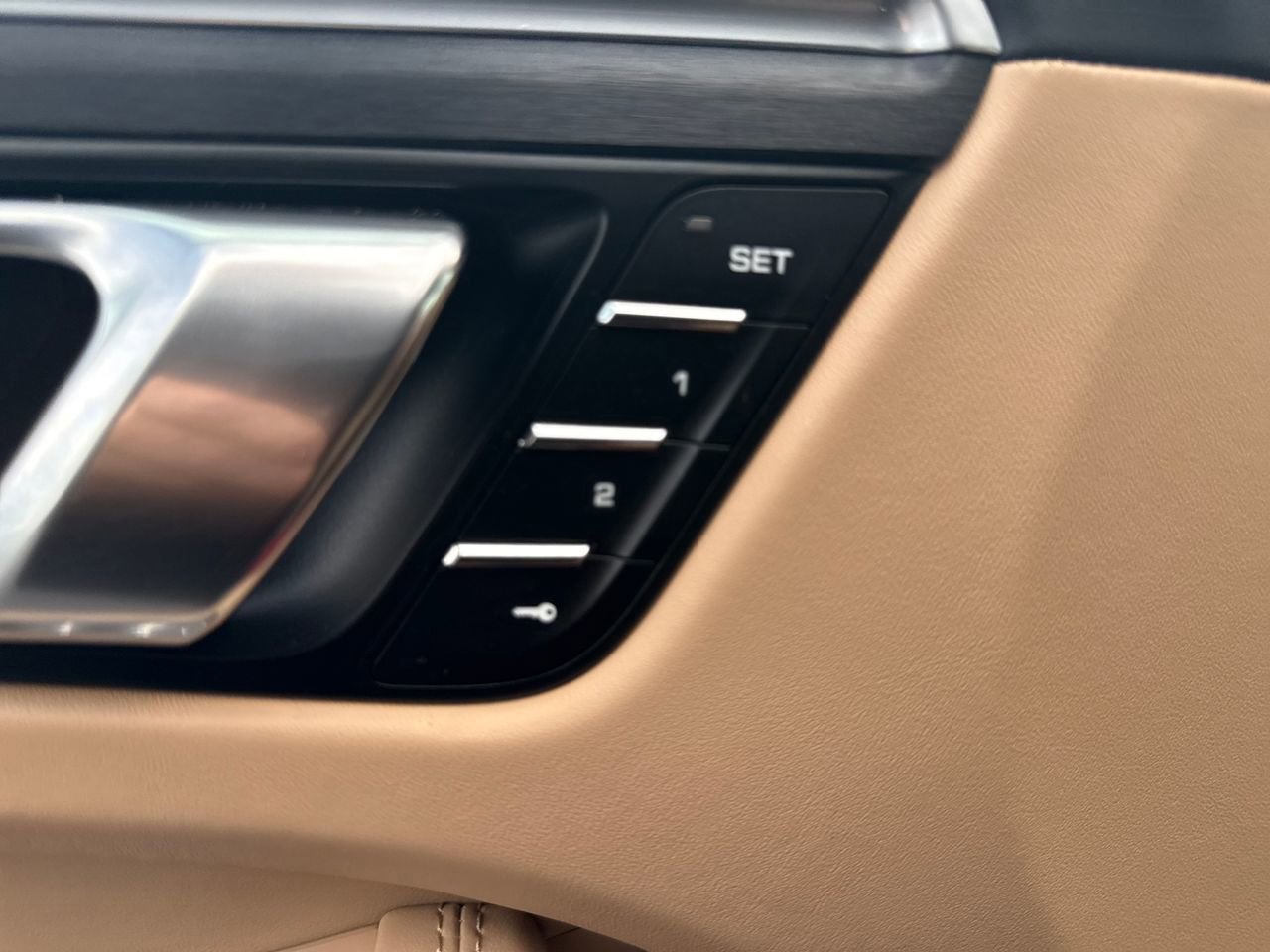 Used 2022 Porsche Macan GTS image 16