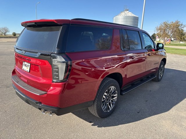 New 2026 Chevrolet Suburban Z71 w/ Comfort Package image 8