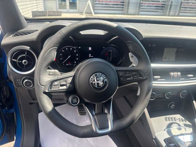 Used 2025 Alfa Romeo Stelvio Sprint AWD/4WD image 42