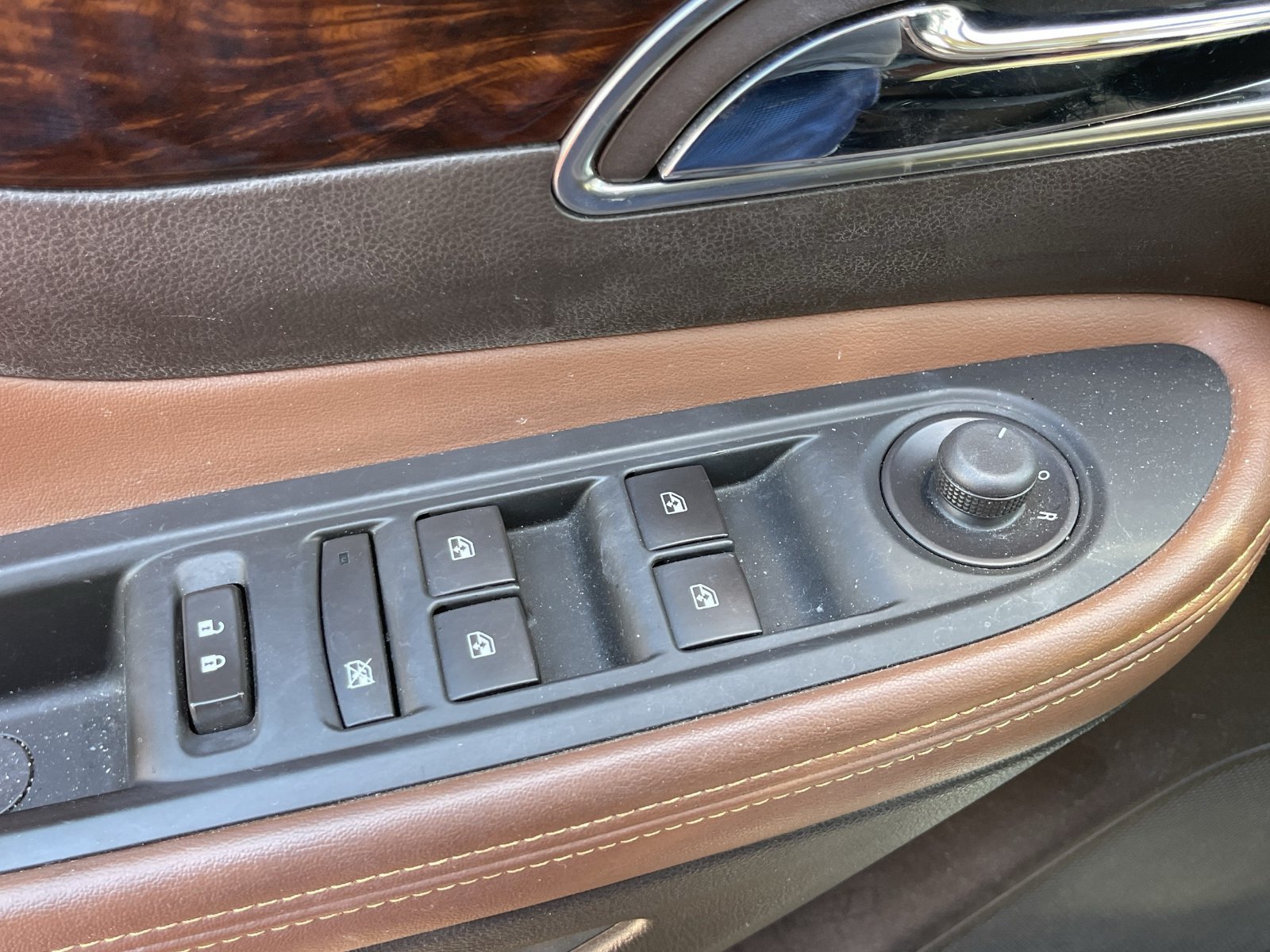 Used 2013 Buick Encore Leather FWD image 12