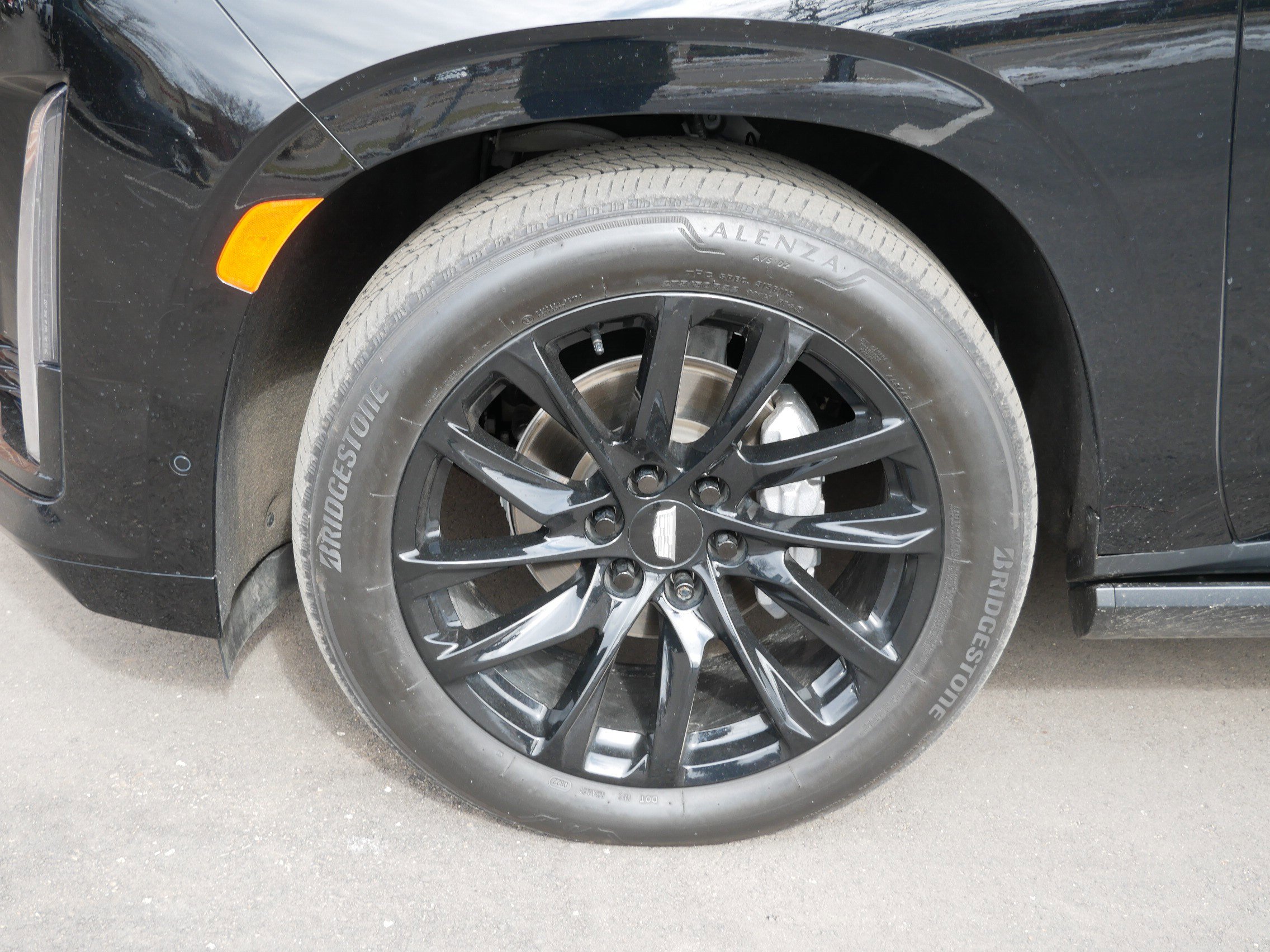 Certified 2022 Cadillac Escalade Sport Platinum w/ LPO, ONYX Package image 4